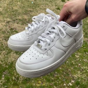 Nike Air Force 1 '07 'Triple White' Women’s Size 8.5